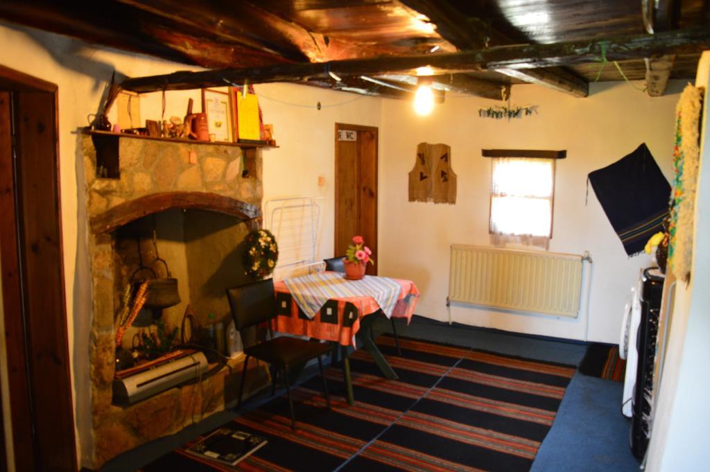 The Old House Guest House Obedinenie Exterior foto